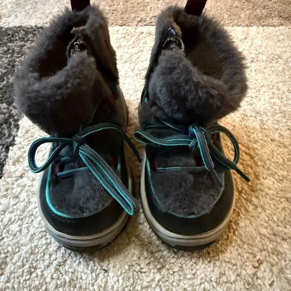Zara kids Fur Boots - Picture 1 of 6
